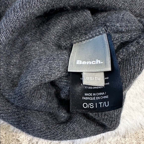 Nwot. Bench hat - Picture 5 of 5